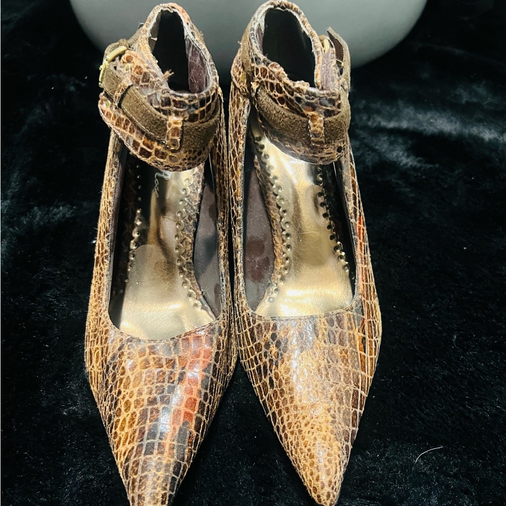 Wild Rose Brown Crocodile Pattern Strap Ankle Heels
